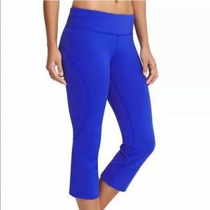 Athleta Women’s Royal Blue  “Work It Out” Capri Crop Flared Yoga Pant in Size M
